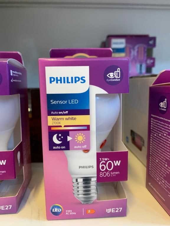 Philips Sensor LED E27 7.5W (60W) 2700K Warmweiß 806lm Dämmerungssensor