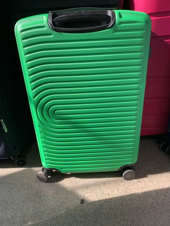 Hartschalen-Koffer Trolley grün 4-Rad mit Welle-/Wellen-Muster (Reisekoffer)