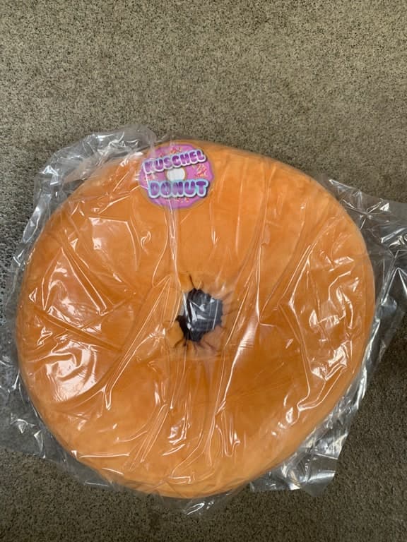 Kuschel-Donut XXL Plüschkissen – Orange (Donut-Form)