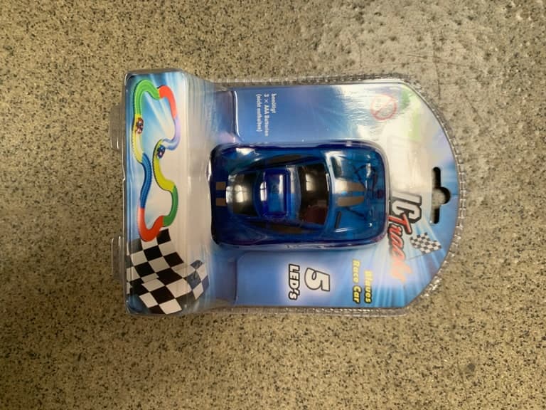 Magic Tracks Blaues Race Car mit 5 LED-Lichtern (Brigsto&Co Art. 20357, Charge 607019)
