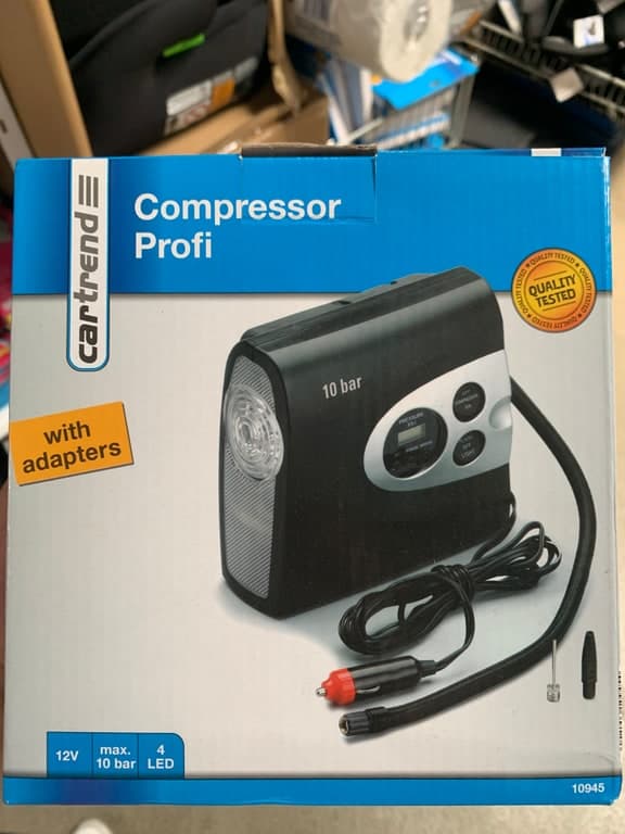 Nigrin 12V Auto-Kompressor mit Adapter für Luftmatratzen + Arbeitsleuchte (Art. 109454)