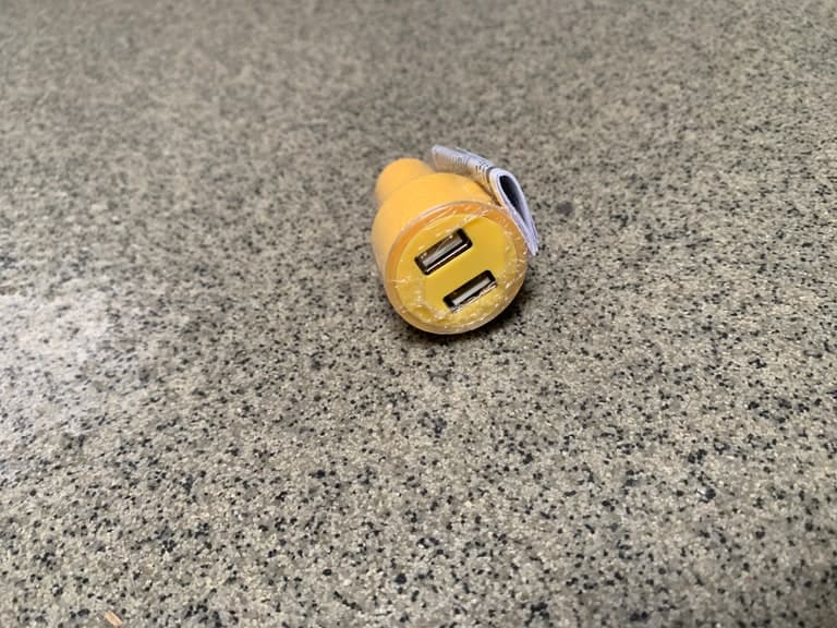 MTS KFZ-USB-Lader Zigarettenanzünder – Gelb (Art. 80292)